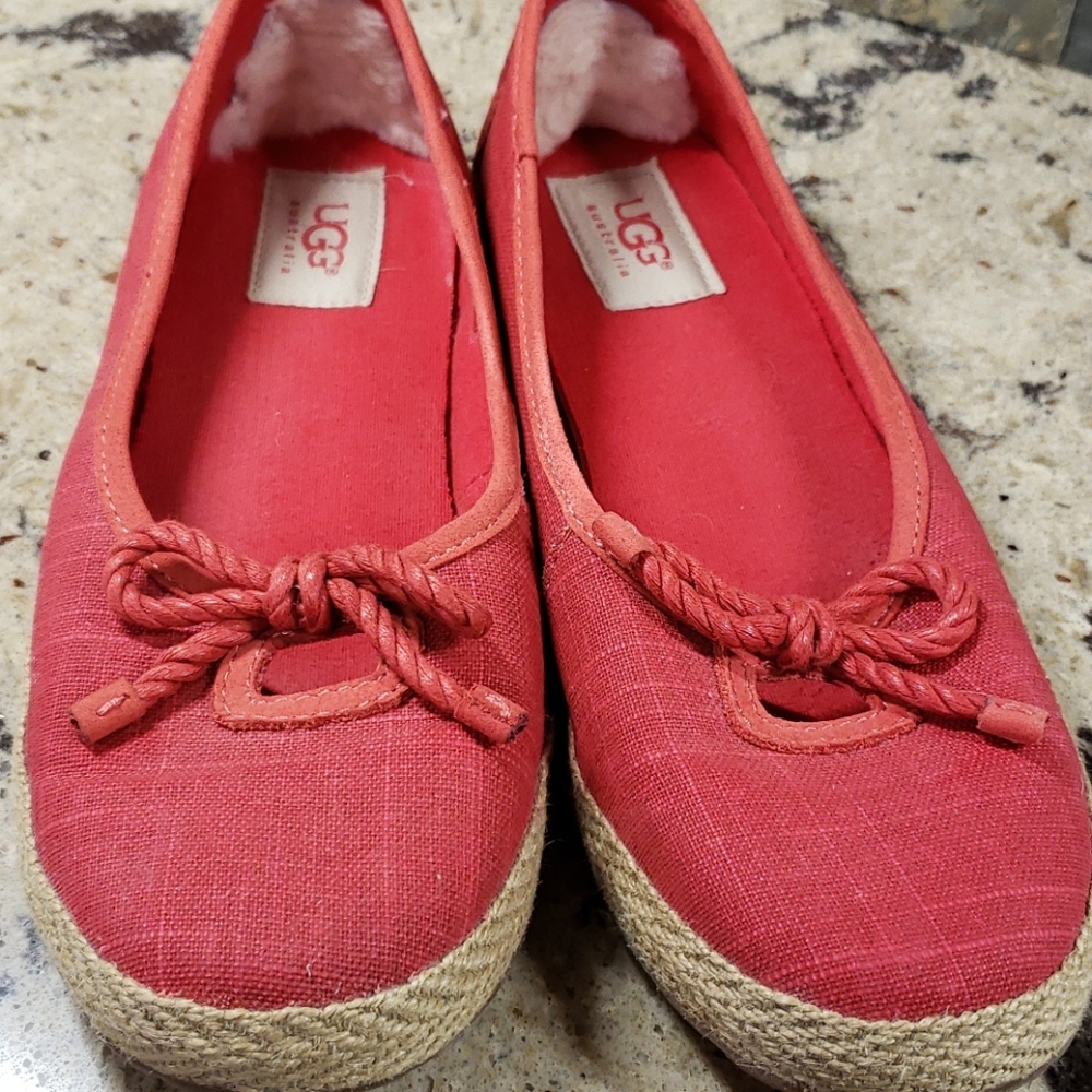 UGG linen & leather flats